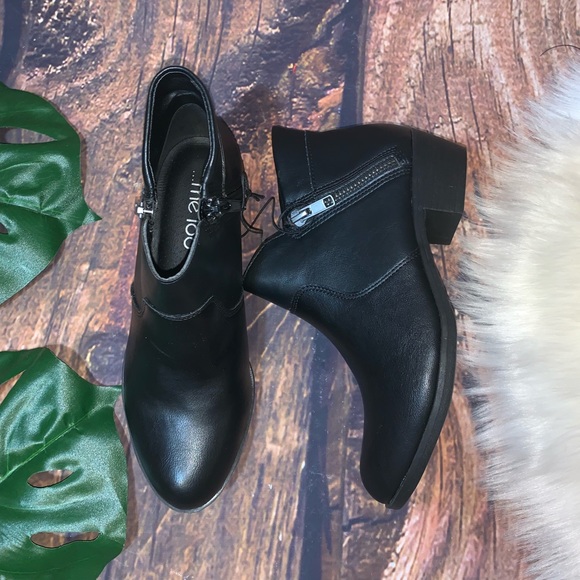me too Shoes - 🎉50% OFF🎉...ME TOO- Black Booties